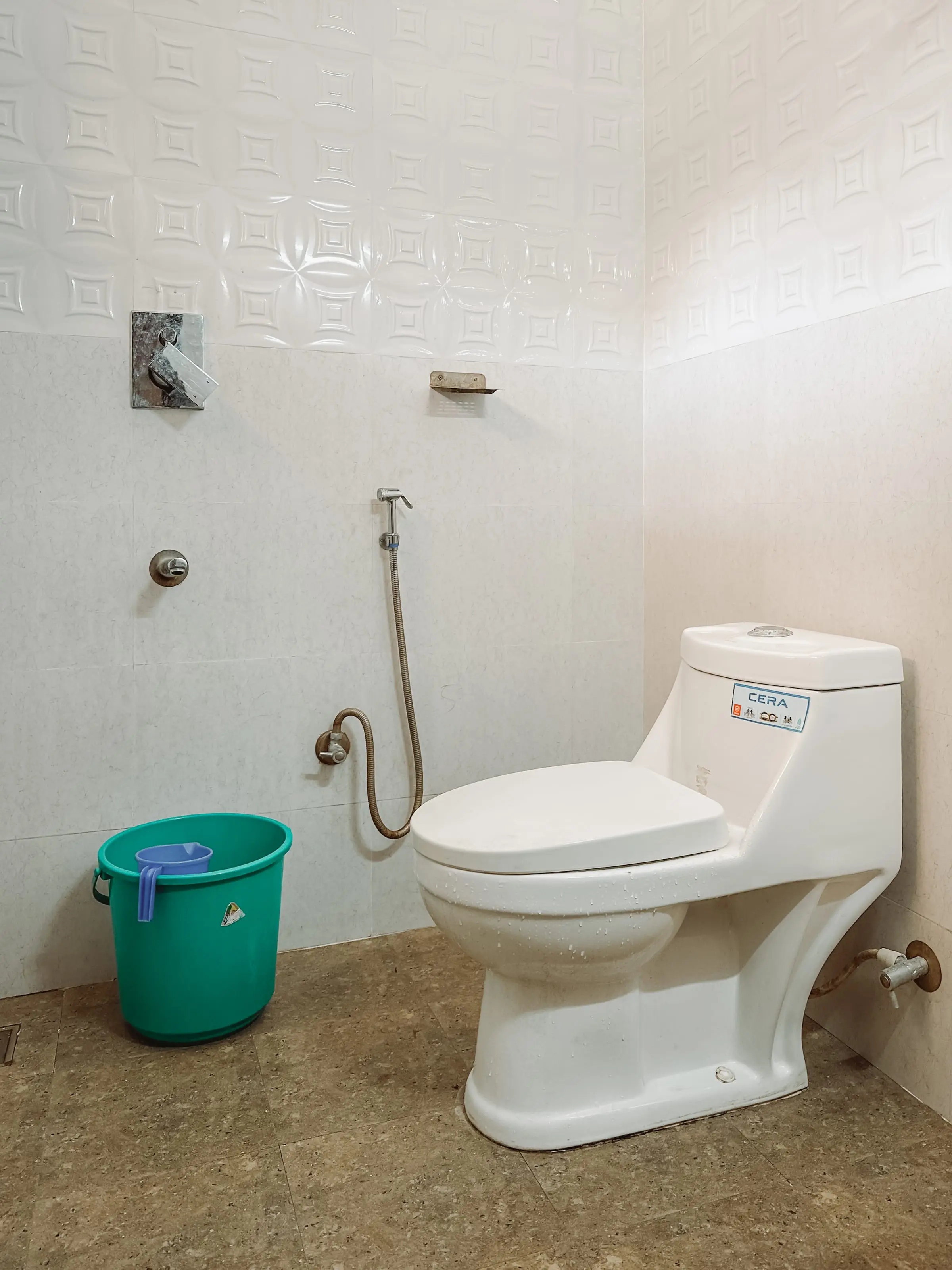 The Comfort Suite: attached bathroom